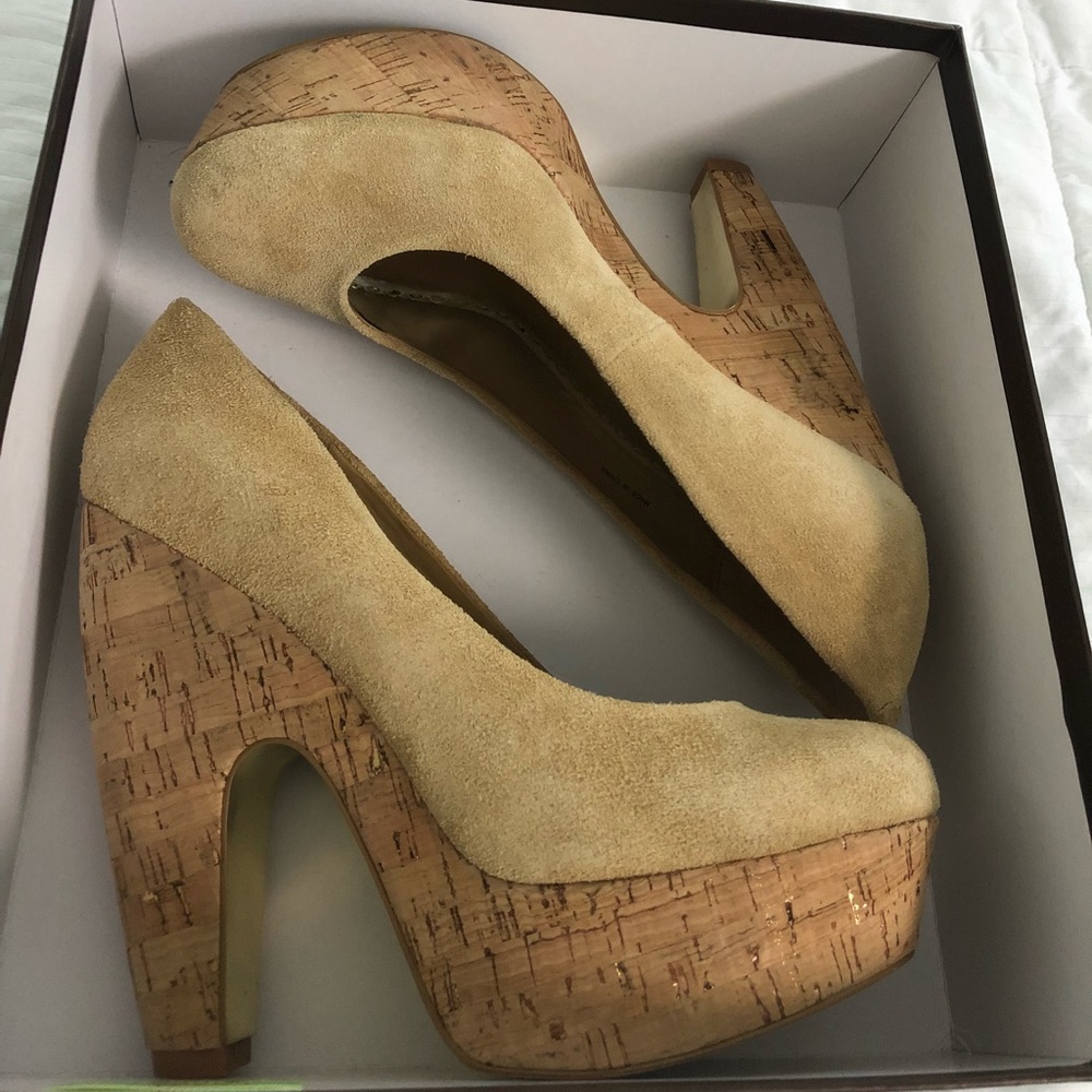 Lnwb bebe tan Fiona size platform 9 Only worn once
